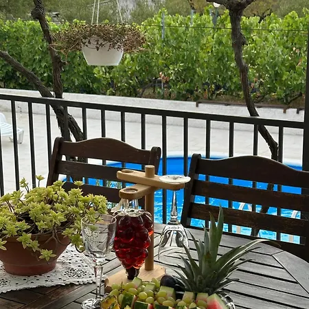 Family Vacation בית נופש Debeljak